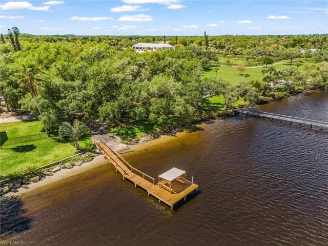 Deeded boat dock for the community