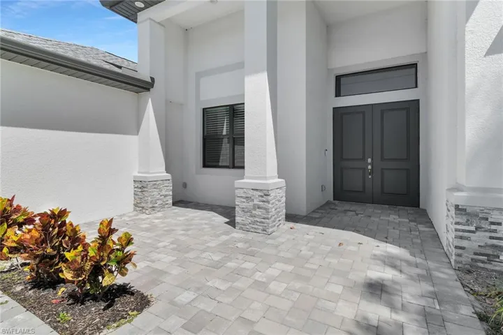 635 Ne 7th Ter, Cape Coral, Florida 33909