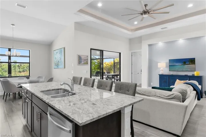 635 Ne 7th Ter, Cape Coral, Florida 33909