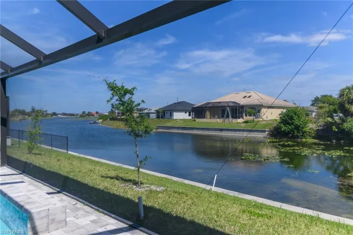 635 Ne 7th Ter, Cape Coral, Florida 33909