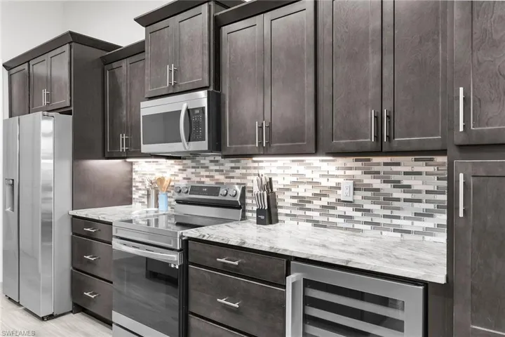 635 Ne 7th Ter, Cape Coral, Florida 33909