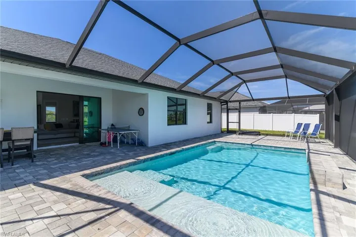 635 Ne 7th Ter, Cape Coral, Florida 33909