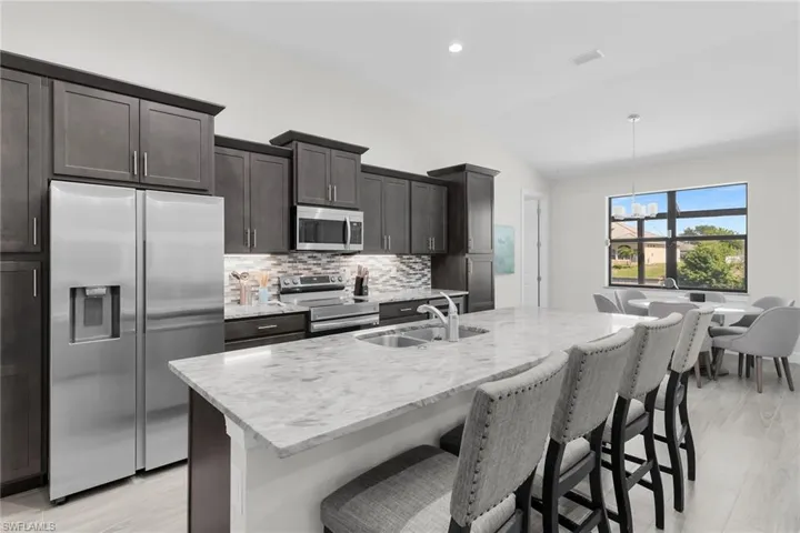 635 Ne 7th Ter, Cape Coral, Florida 33909