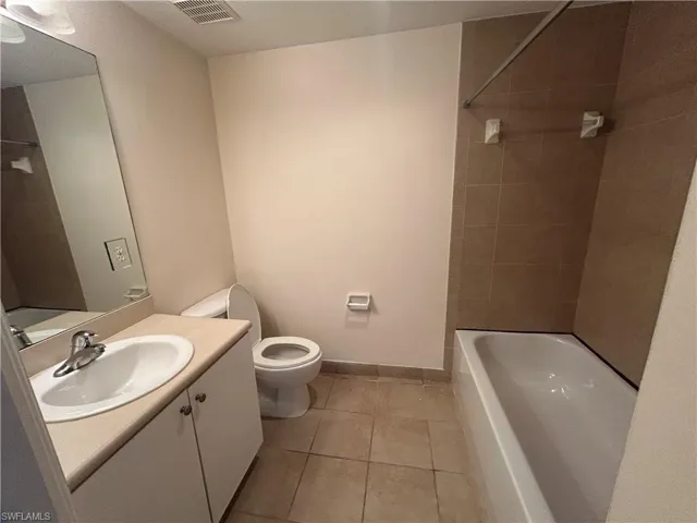 8313 Bernwood Cove Loop 1203, Fort Myers, Florida 33966