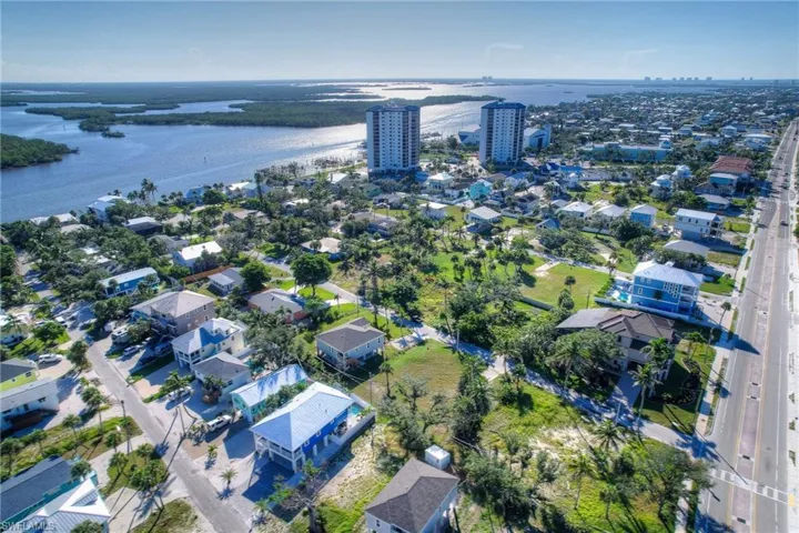 View of property location featuring a large body of water