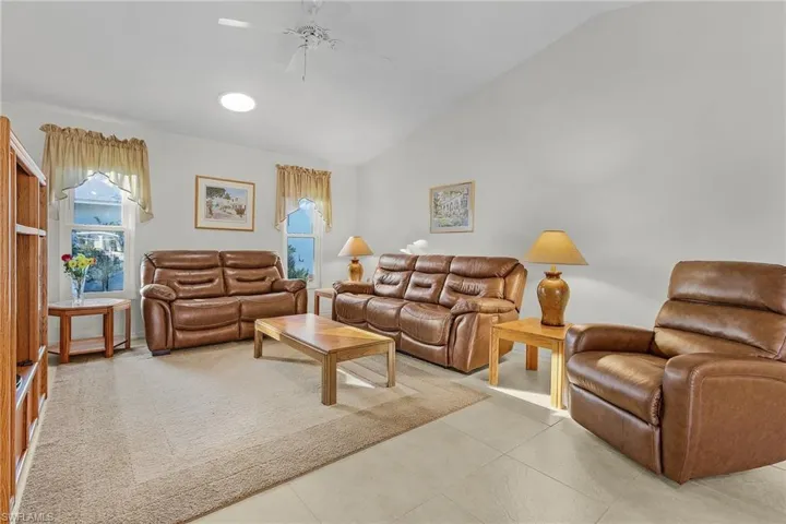 414 Se 6th St, Cape Coral Fl 33990