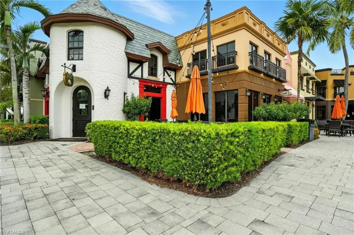 8941  MALIBU  ST, Naples, FL 34113