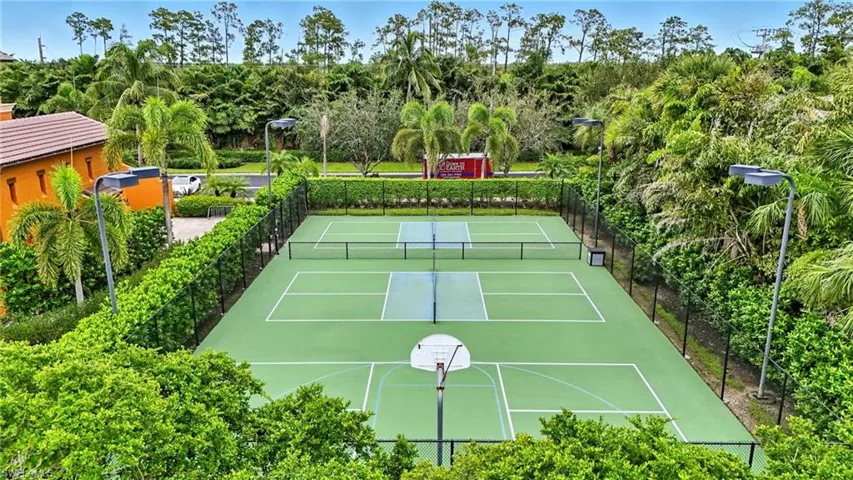8941  MALIBU  ST, Naples, FL 34113