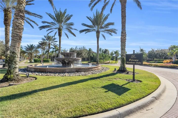 8941  MALIBU  ST, Naples, FL 34113