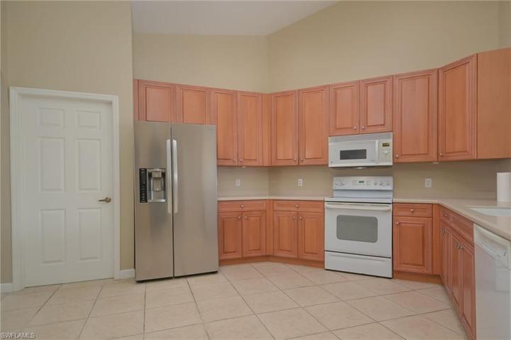 3061  Driftwood  WAY, NAPLES, FL 34109