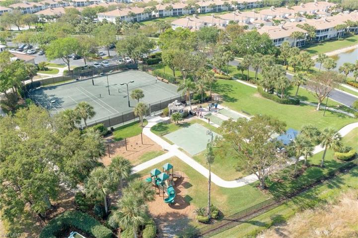 3061  Driftwood  WAY, NAPLES, FL 34109