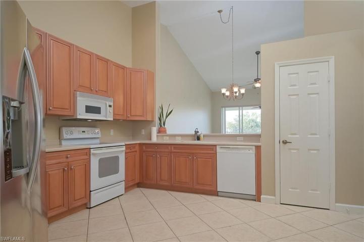 3061  Driftwood  WAY, NAPLES, FL 34109