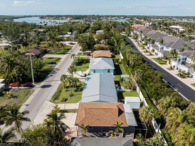 1881  Danford  ST, Naples, FL 34112
