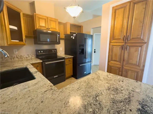 3106 SW 14th  CT, Cape Coral, FL 33914