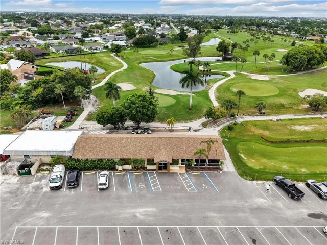 Hunter's Run Executive Golf Club-Golf Course Clubhouse