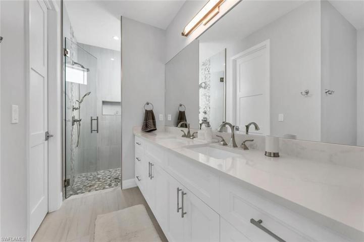 Luxurious master bathroom