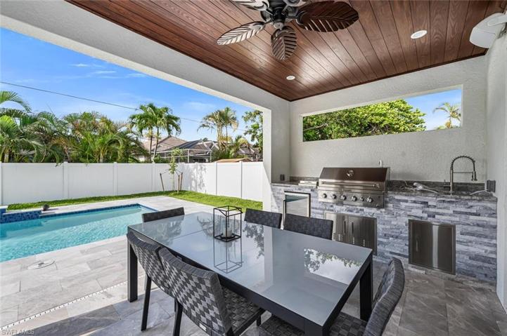 Out door kitchen