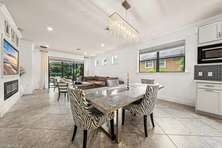 7670 Jacaranda Ln, Naples, Florida 34114