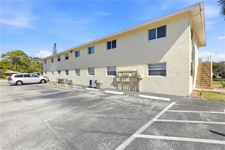 3325  Airport N RD, Naples, FL 34105