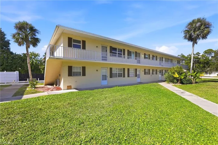 3325  Airport N RD, Naples, FL 34105