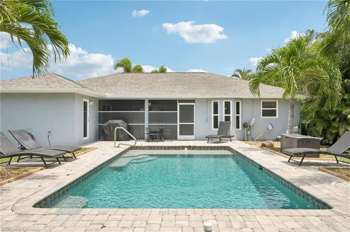 808 SW 14th  PL, Cape Coral, FL 33991