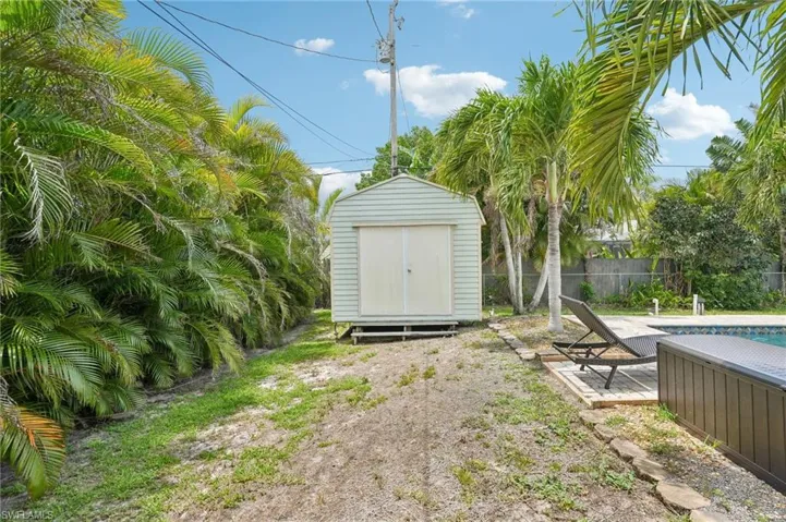 808 SW 14th  PL, Cape Coral, FL 33991