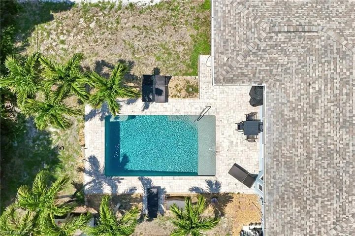 808 SW 14th  PL, Cape Coral, FL 33991