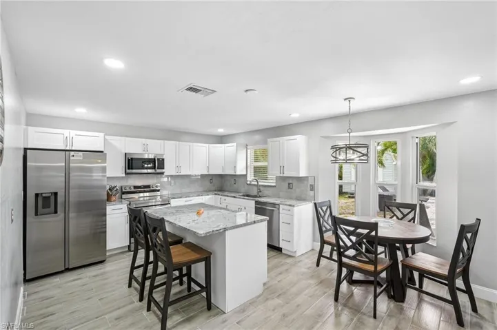 808 SW 14th  PL, Cape Coral, FL 33991