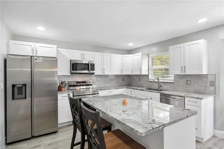 808 SW 14th  PL, Cape Coral, FL 33991