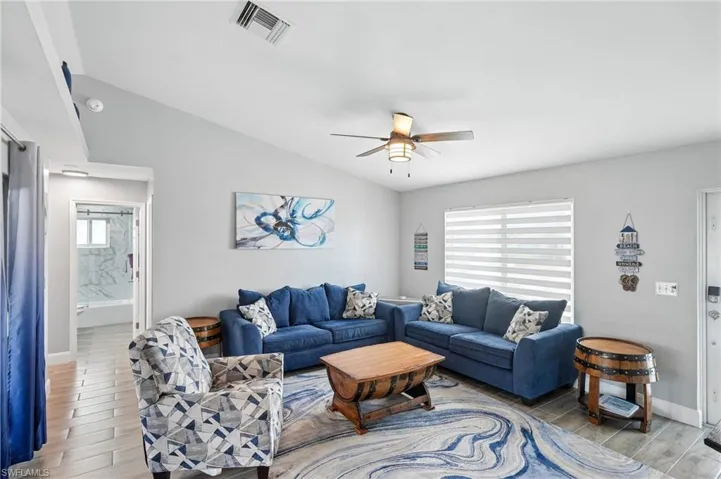 808 SW 14th  PL, Cape Coral, FL 33991