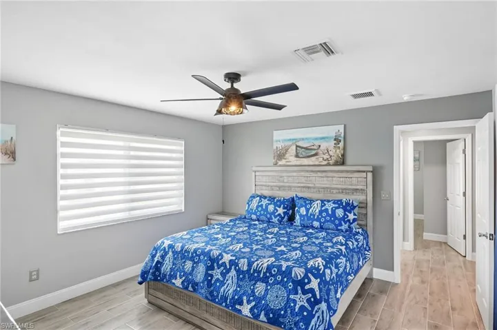 808 SW 14th  PL, Cape Coral, FL 33991