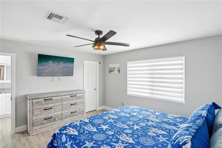 808 SW 14th  PL, Cape Coral, FL 33991