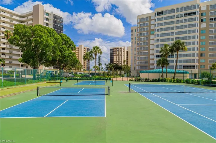 Gulf Breeze's sports court - bocce, pickleball and tenns