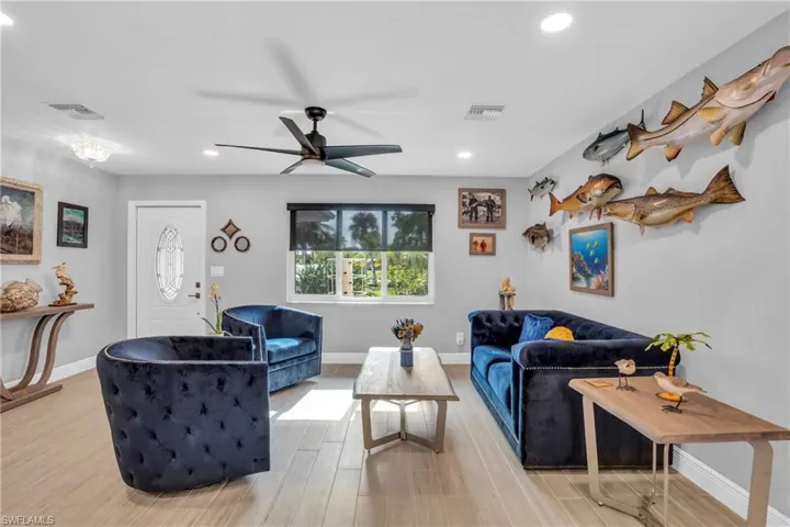 Family Room/Entry