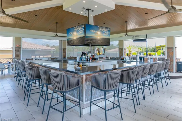 Clubhouse Outdoor Dining Area