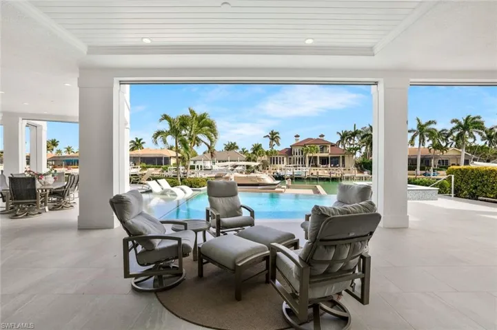 689 Pelican Ct, Marco Island, Florida 34145