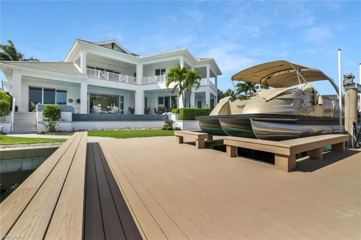 689 Pelican Ct, Marco Island, Florida 34145