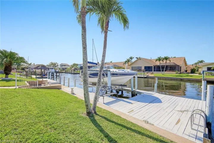The large private Dock with Captains Walk