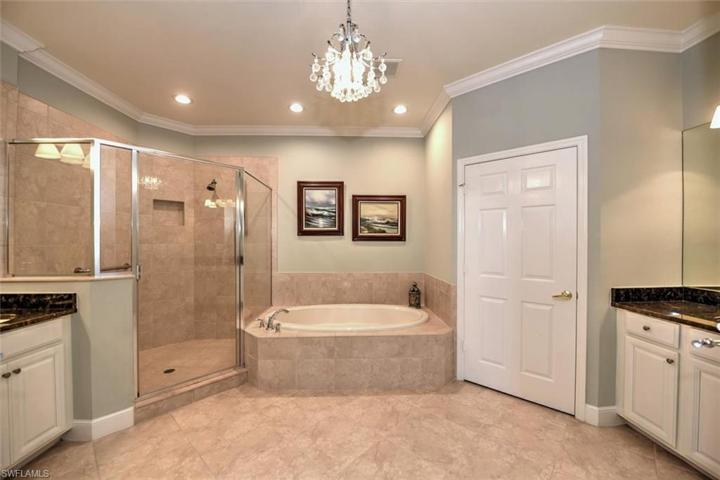 Owner's  Bathroom  tub