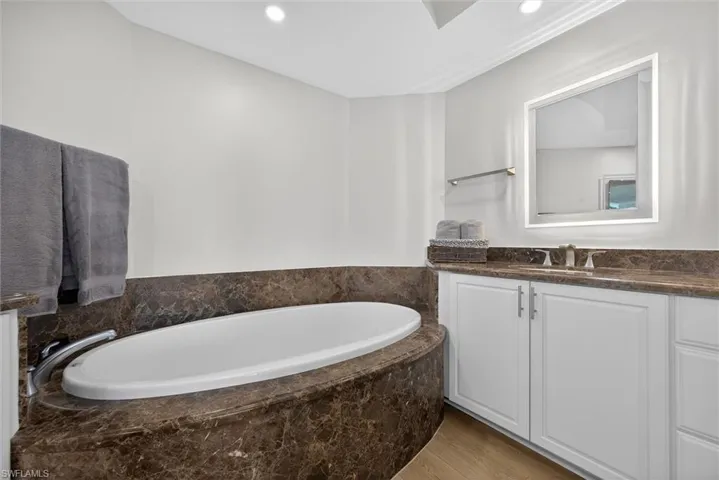 Primary_BA_soaking_tub