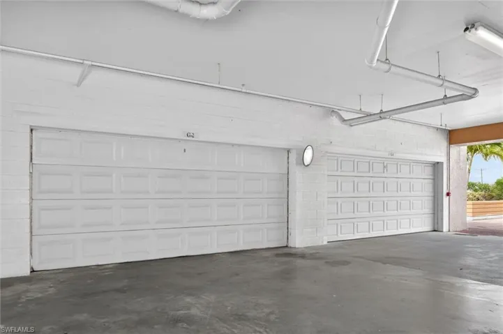 2-Car_private_garage