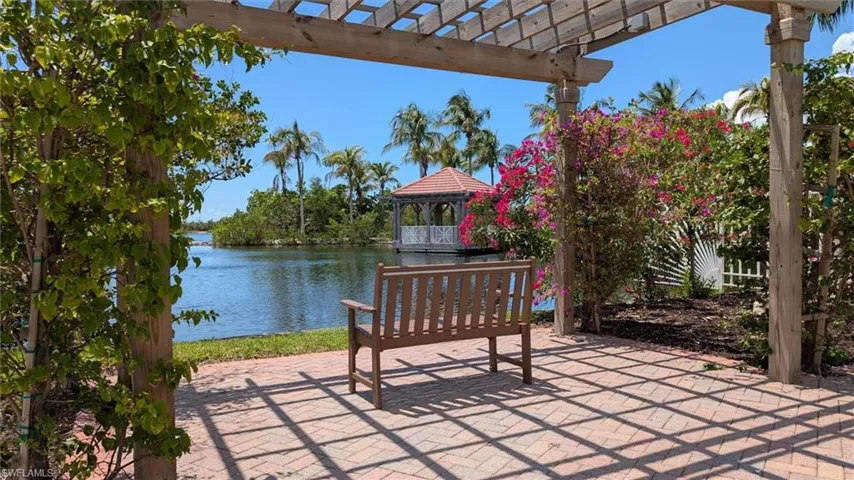 Peaceful_waterfront_pergola