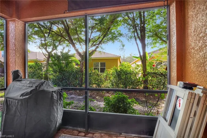 Lanai with a wealth of natural light