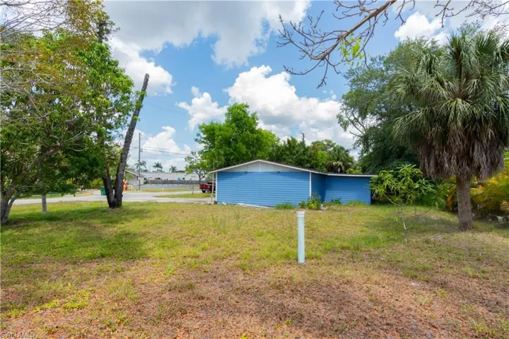 3750  Guilford  RD, Naples, FL 34112