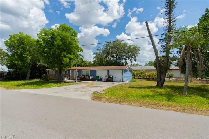3750  Guilford  RD, Naples, FL 34112