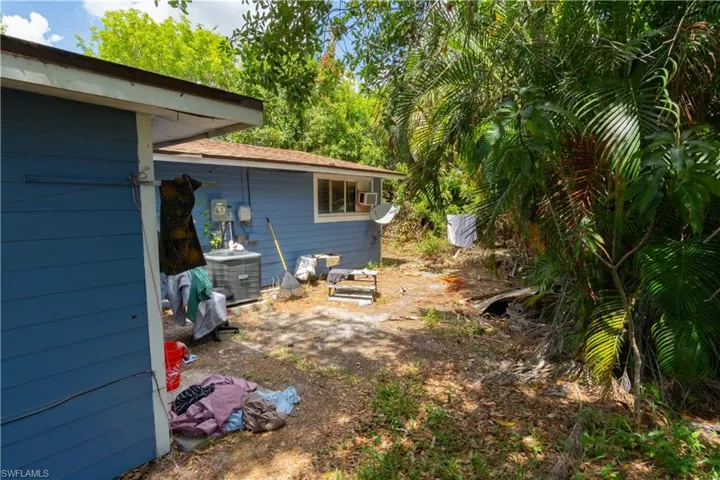 3750  Guilford  RD, Naples, FL 34112