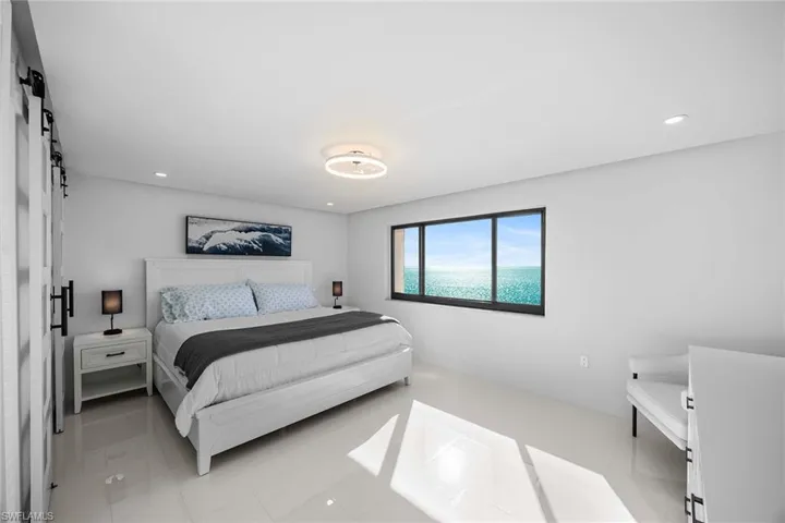 10475  Gulf Shore  DR, Naples, FL 34108