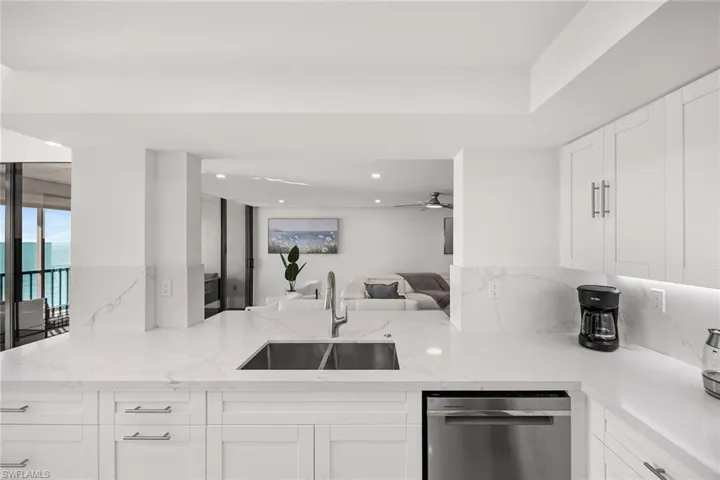 10475  Gulf Shore  DR, Naples, FL 34108