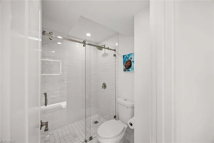 10475  Gulf Shore  DR, Naples, FL 34108