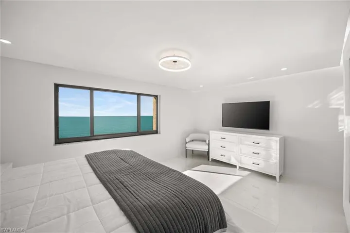 10475  Gulf Shore  DR, Naples, FL 34108